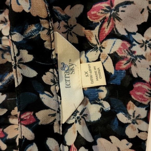 Woman's Plus Floral Terra & Sky Flowy Tunic Blouse w/ Button Detail Sz 1XL - Picture 3 of 5